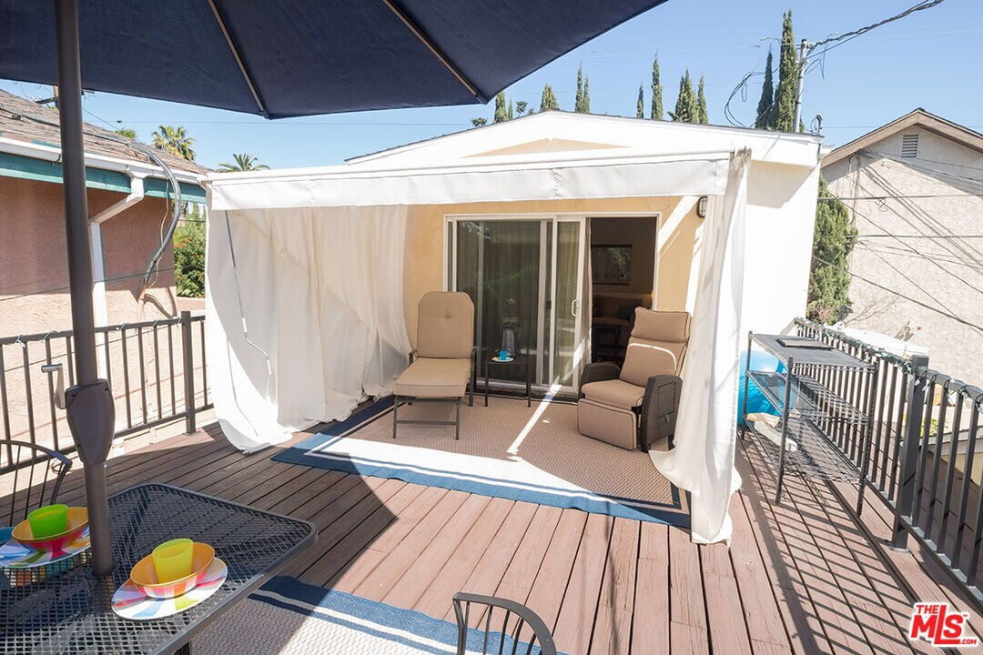 Private Roofdeck - 4248 La Salle Ave