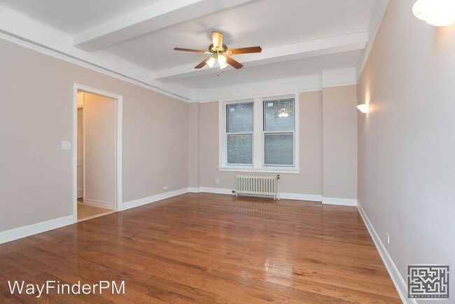Building Photo - 15 W 75th St