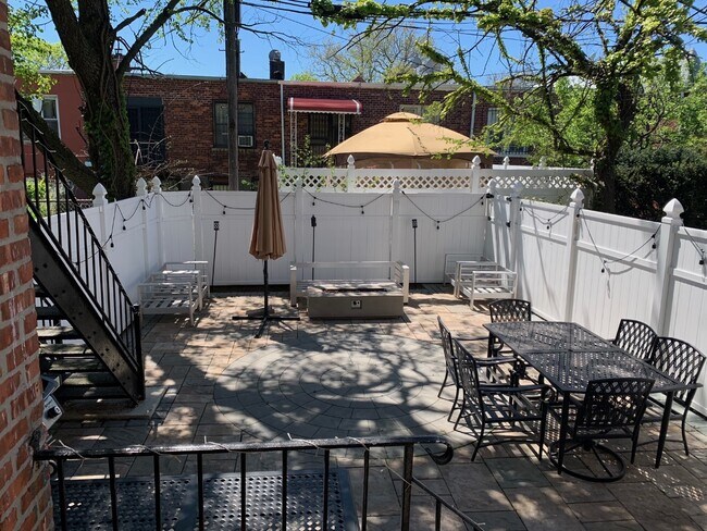 Foto del edificio - 674 Remsen Ave