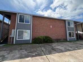 Building Photo - 103 Limoges St