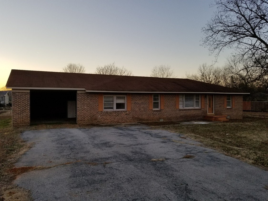 9312 Highway 431 S, Owens Cross Roads, AL 35763 House Rental in Owens