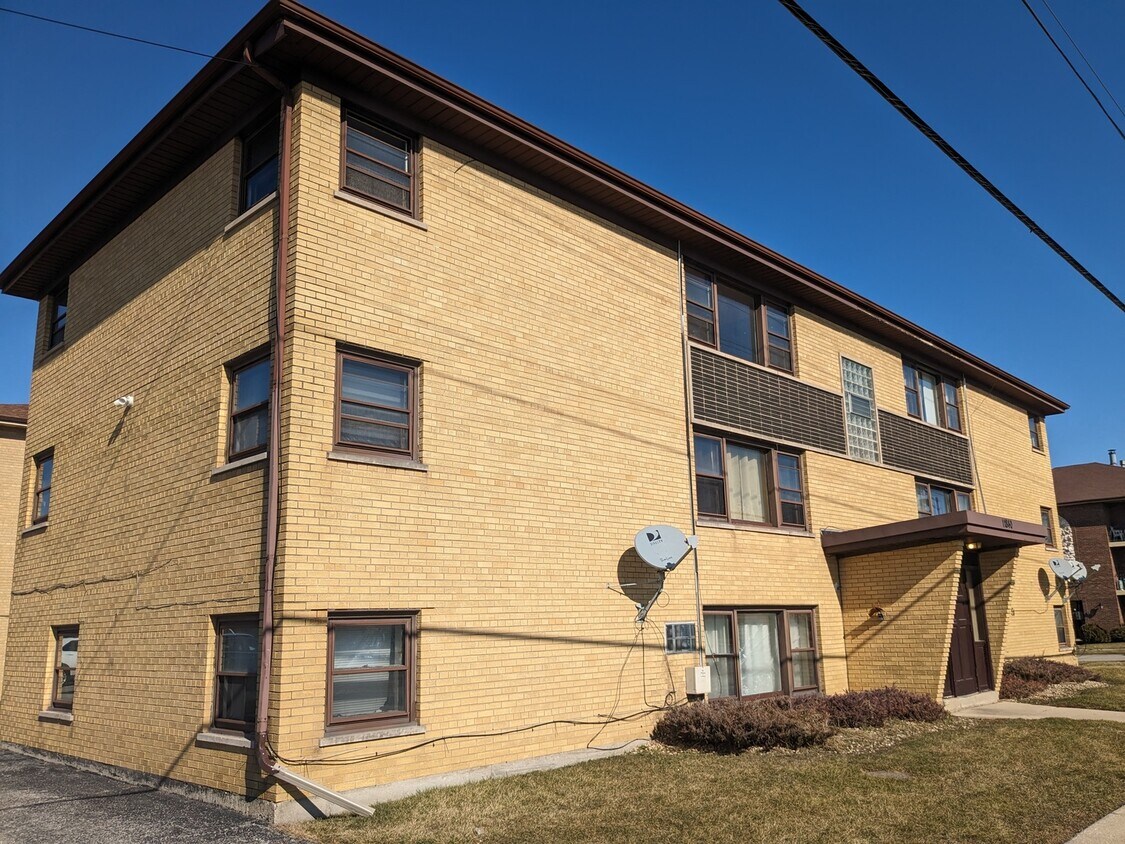 Primary Photo - 11840 S Karlov Ave