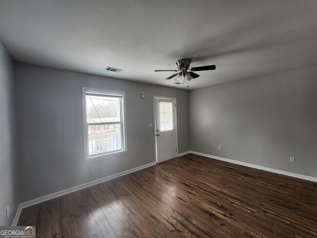 Foto del edificio - 44 Richard Allen Dr