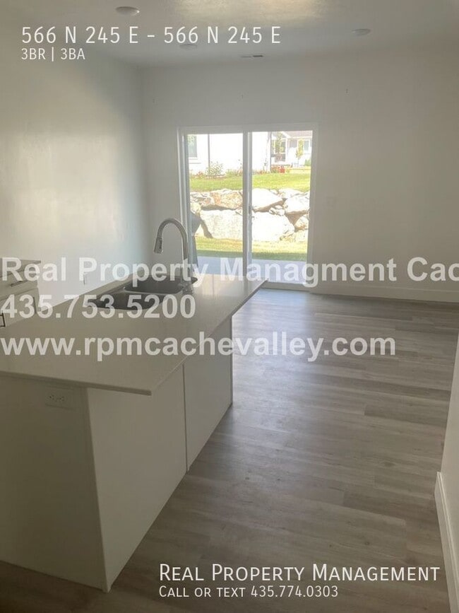 Building Photo - 566 N 245 E
