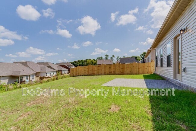 Building Photo - 139 Crabourne Dr