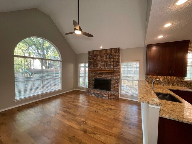 Building Photo - 1818 Haydenbend Cir