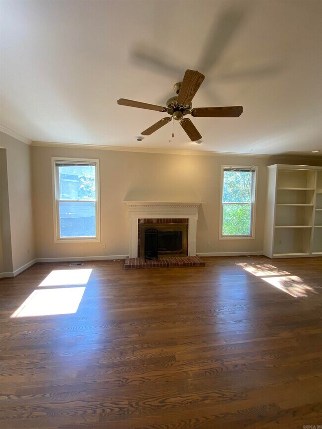 Building Photo - 10 Palmetto Ct