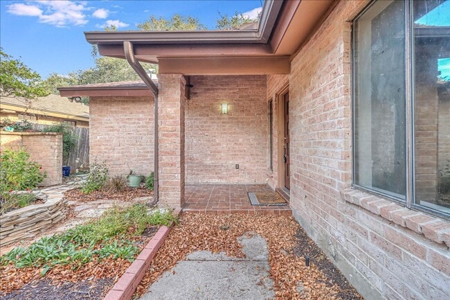 Building Photo - 5518 Sarazen Dr