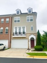 Building Photo - 8106 Sport View Rd