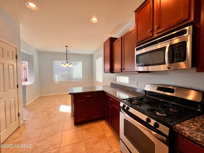 Foto del edificio - 9859 N Crook Ln