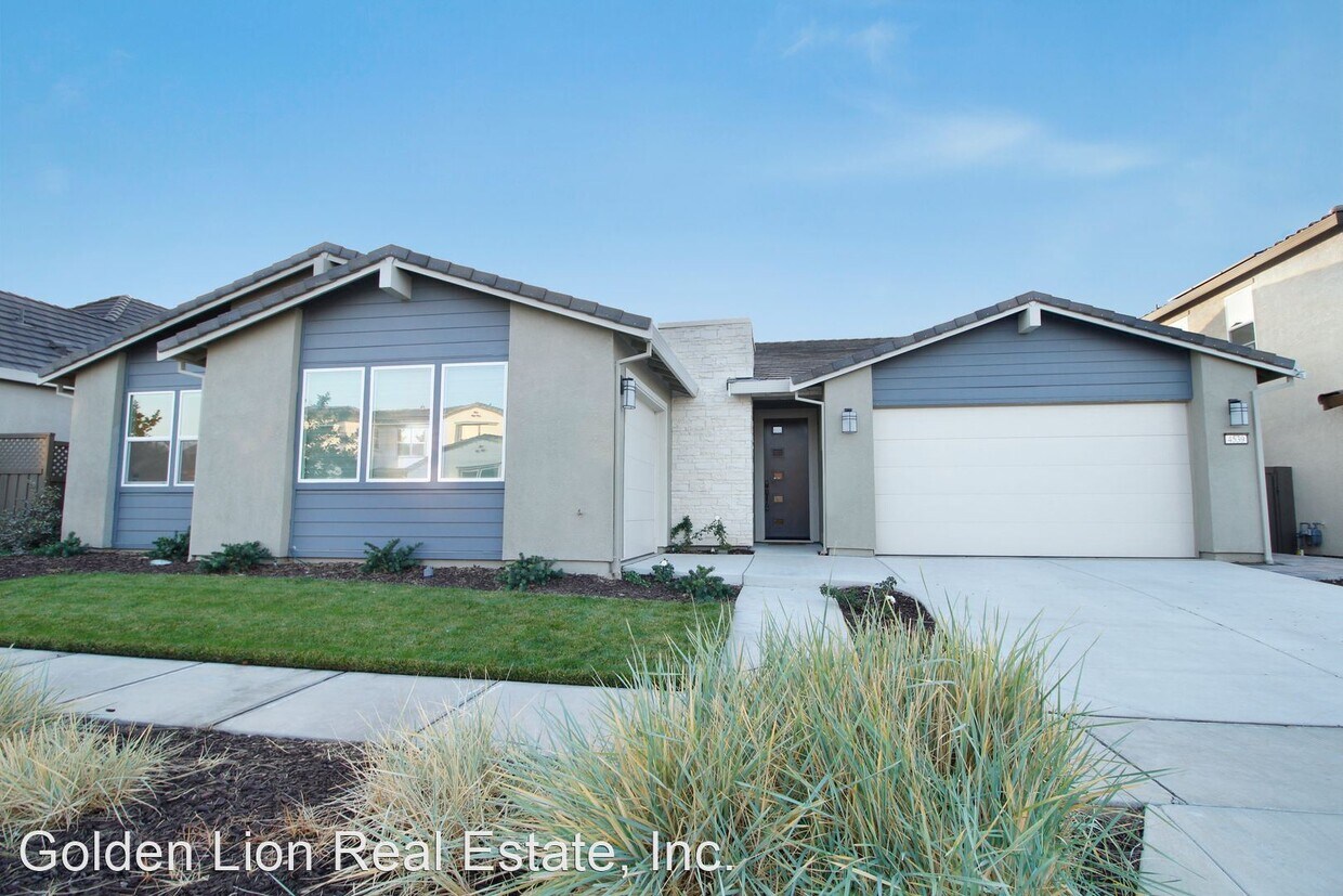 Foto principal - 3 br, 2.5 bath House - 4539 Jack Tuso Dr