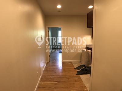 Building Photo - bedroom in Boston MA 02120