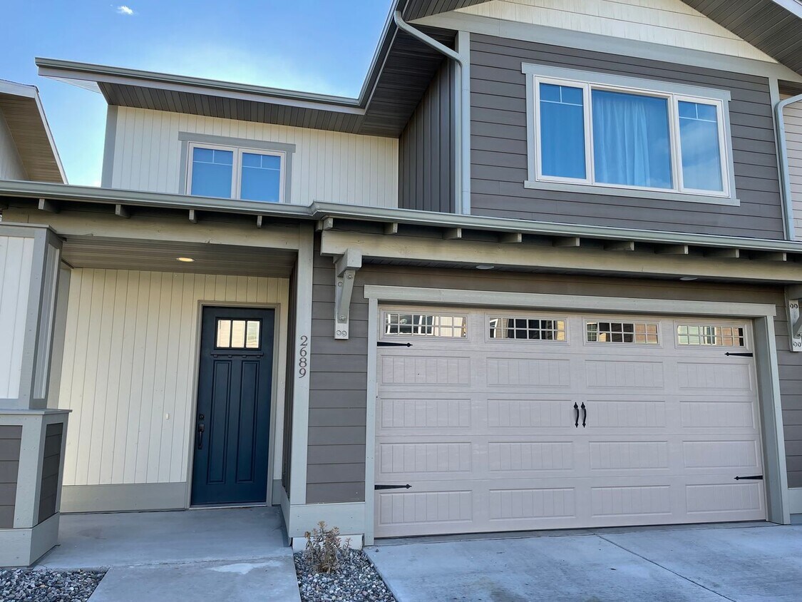Primary Photo - 2689 Blackbird Dr