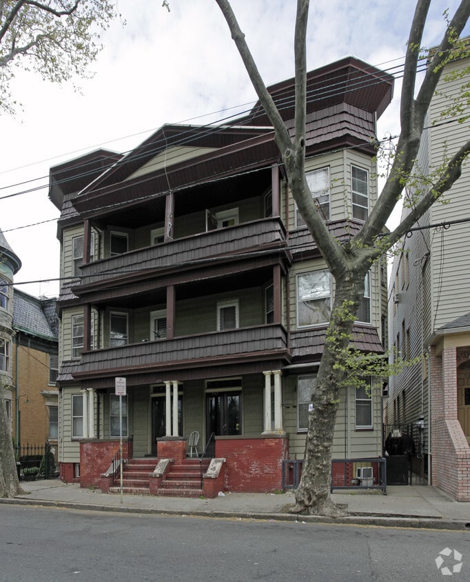 345 Walnut St, Newark, NJ 07105 Apartments in Newark, NJ