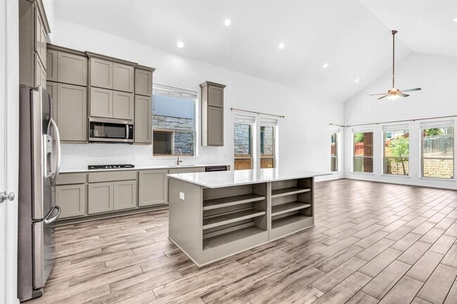 Building Photo - 2907 Zelma Dr