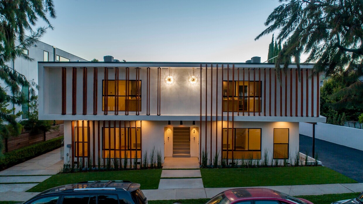 Street View - 1835 N Kenmore Ave
