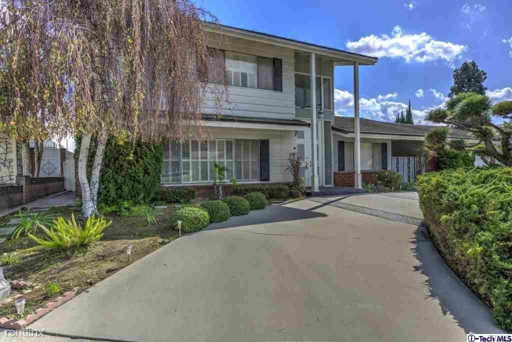 Primary Photo - 950 Pebbleshire Rd