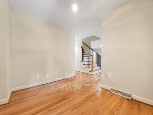Building Photo - 107 Sugarfield Ct