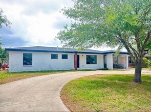 Building Photo - 2125 Camellia Ave