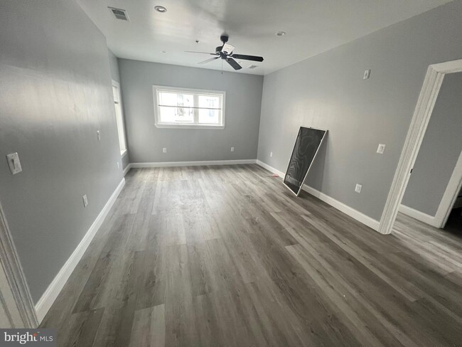 Foto del edificio - 1611-15 Ridge Ave