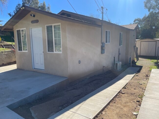 Foto del edificio - 23963 Lodge Dr