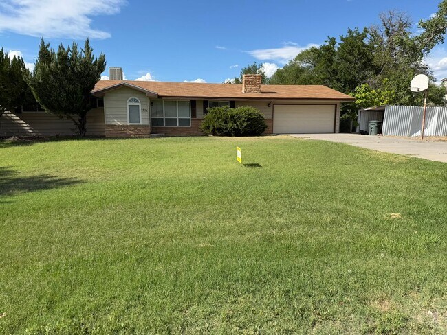 Foto del edificio - 2636 Hickory Dr
