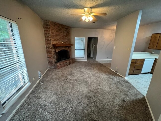 Building Photo - 1509 N Grant Dr