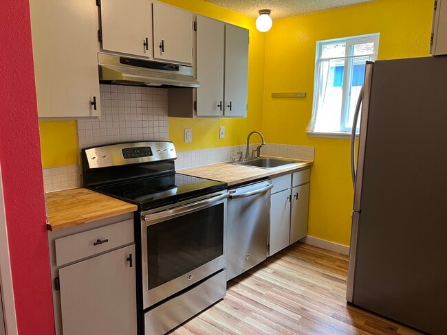 Building Photo - 1618 Groves Ave NW Building Photo - 1618 Groves Ave NW