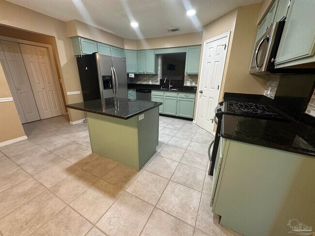 Building Photo - 1301 Little Creek Cir