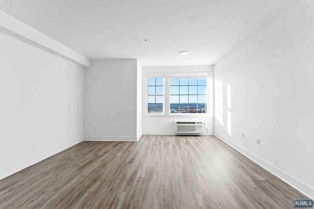 Building Photo - 520 Cliff Street Unit 223