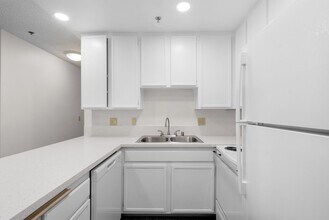 Interior Photo - Diplomat Apartments