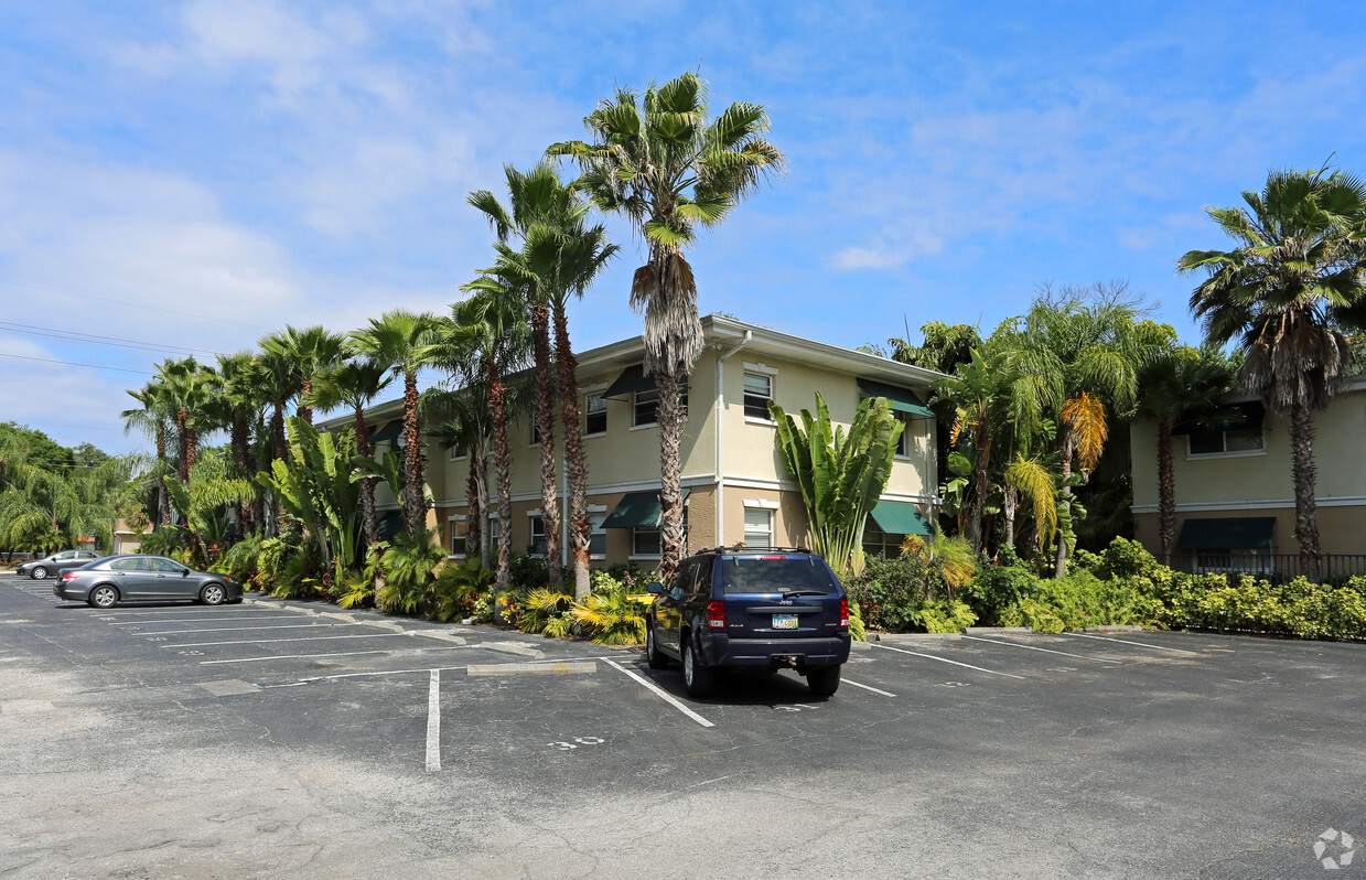 Building Photo - Palm Grove Apartments