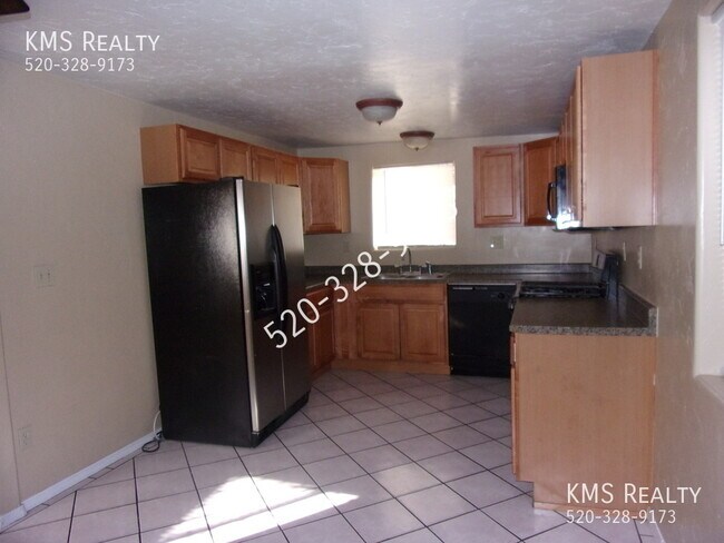 Building Photo - 707 W Acadia Dr