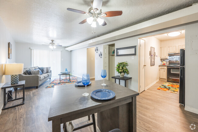 1BR, 1BA - 778SF - Dining Room - Desert Creek Apartments