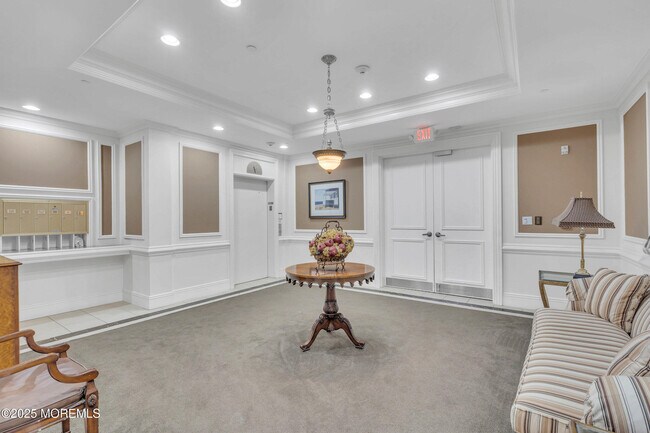 Building Photo - 1021 Oval Rd