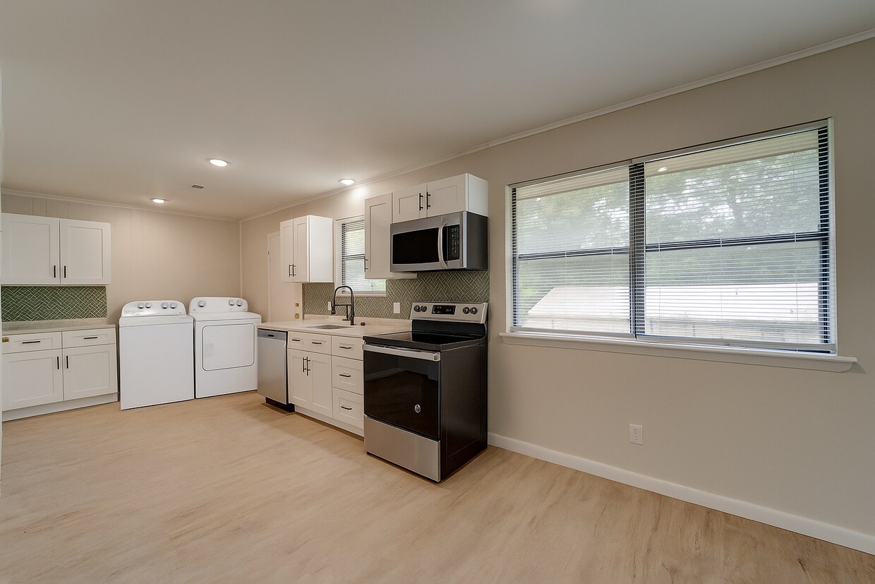 Foto principal - 6461 N Double Springs Rd