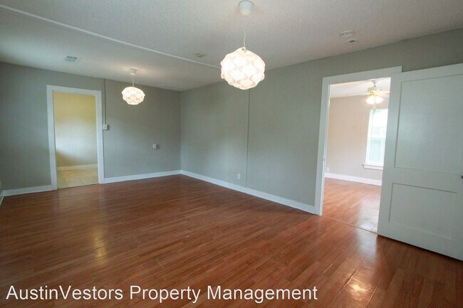 Building Photo - 2 br, 1 bath House - 93 San Saba St