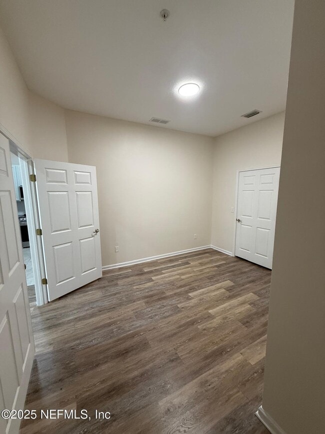 Building Photo - 7063 Deer Lodge Cir