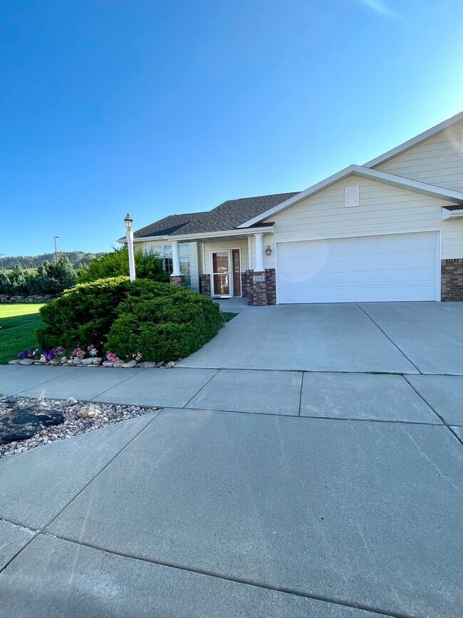 Foto del edificio - 55 and Older Community - 2 Bed, 2 Bath Tow...