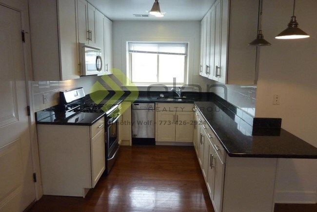Foto del edificio - 2528 W Fitch Ave