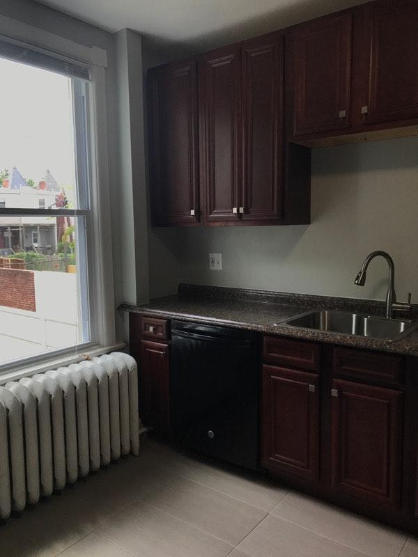 Foto del edificio - 1027 10th St NE