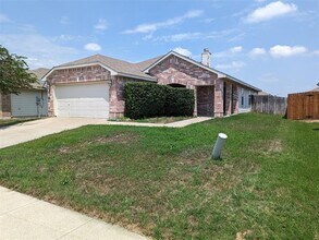 Building Photo - 14020 Esperanza Dr