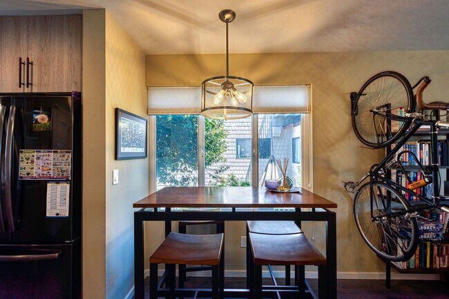 Foto del edificio - Fremont Townhome