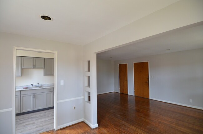 Foto del edificio - 6609 Bantry Ave