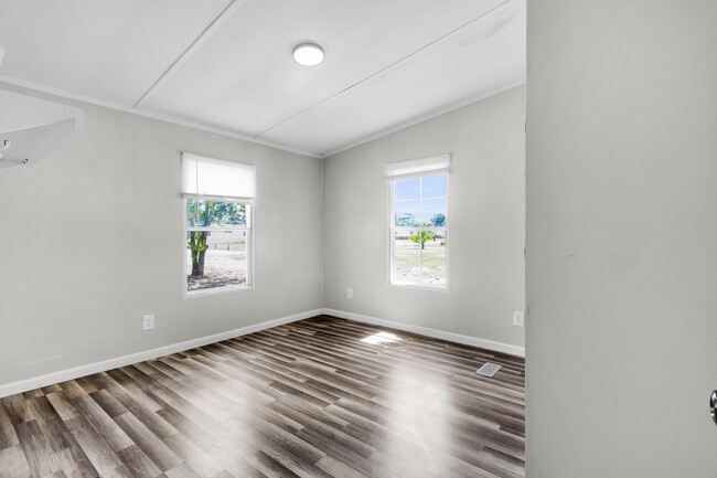 Building Photo - 309 N Winchester Ln