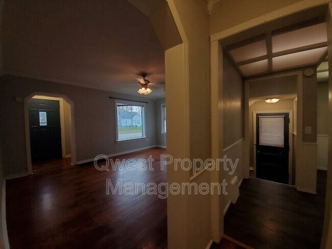Building Photo - 2913 Highgate Ave SW