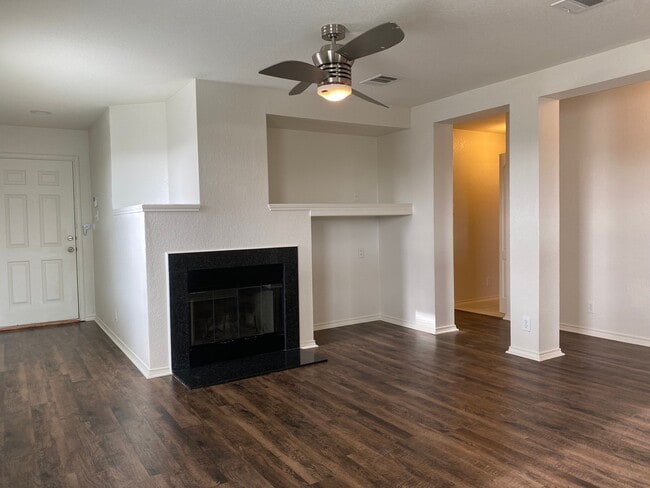 Building Photo - 230 Myrtle St