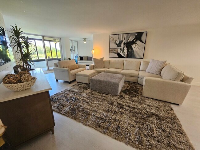 Foto del edificio - 1357 NE Ocean Blvd