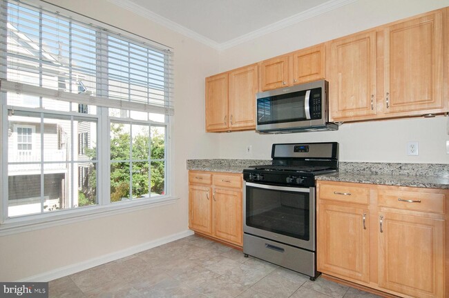 Foto del edificio - 225 King Farm Blvd