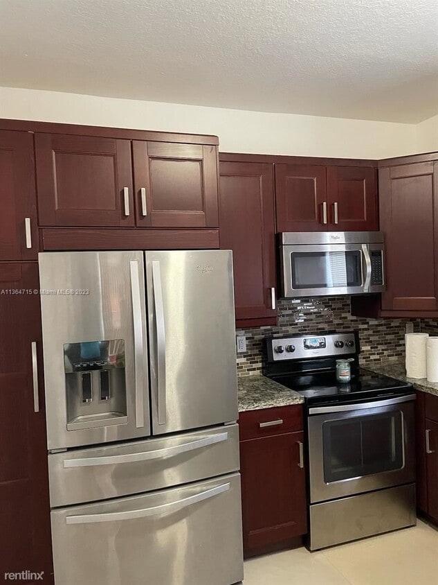 Building Photo - 3 br, 2 bath House - 719 SE 12th Ter